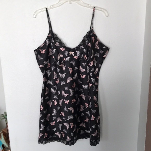 🦋ROBE AND CHAMISE🦋MATCHING BUTTERFLY PINK & GREY BUTTERFLY’S ON BLACK L/XL - Picture 5 of 11